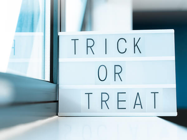 Trick or treat light box